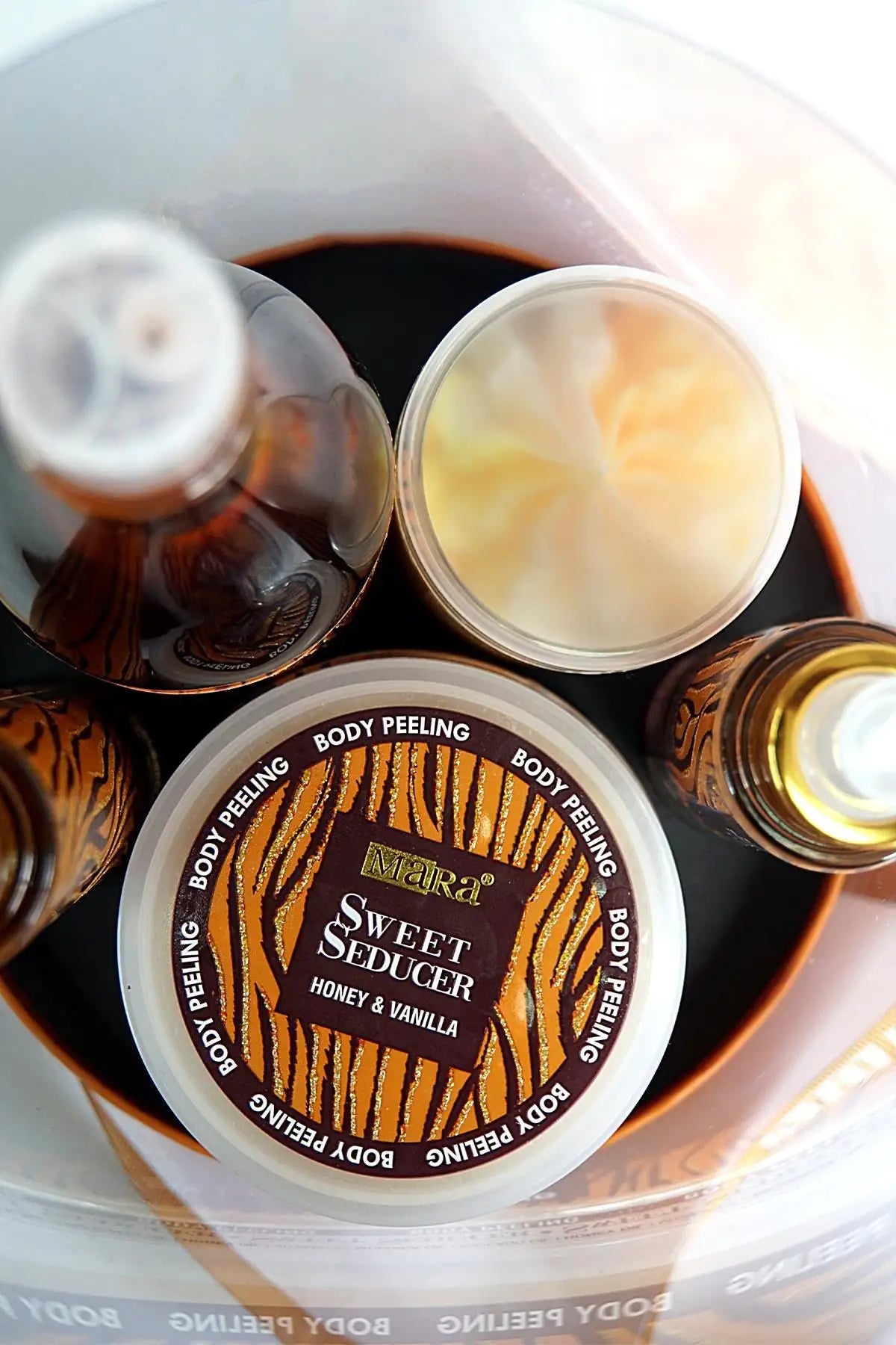 mara sweet seducer honey vanilla skincare set